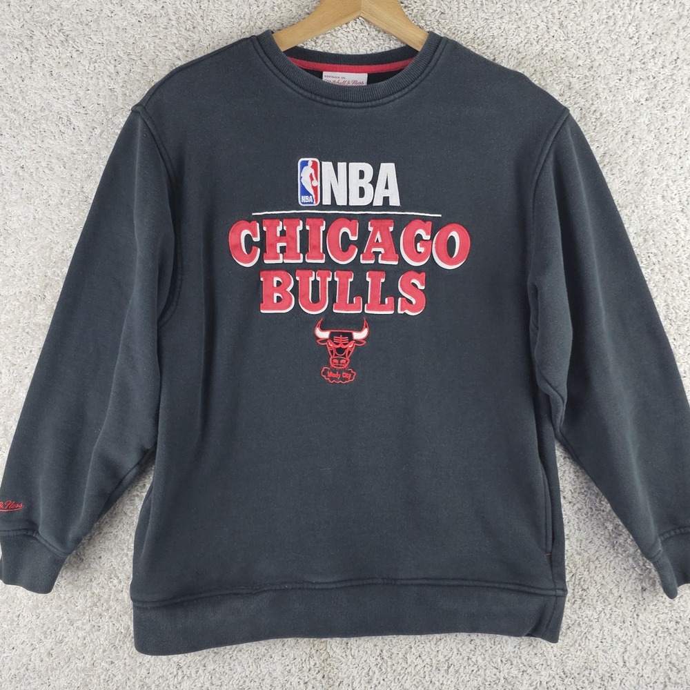 Mitchell & Ness Chicago Bulls Embroidered Sweatshirt Sz Medium Snorting Bull